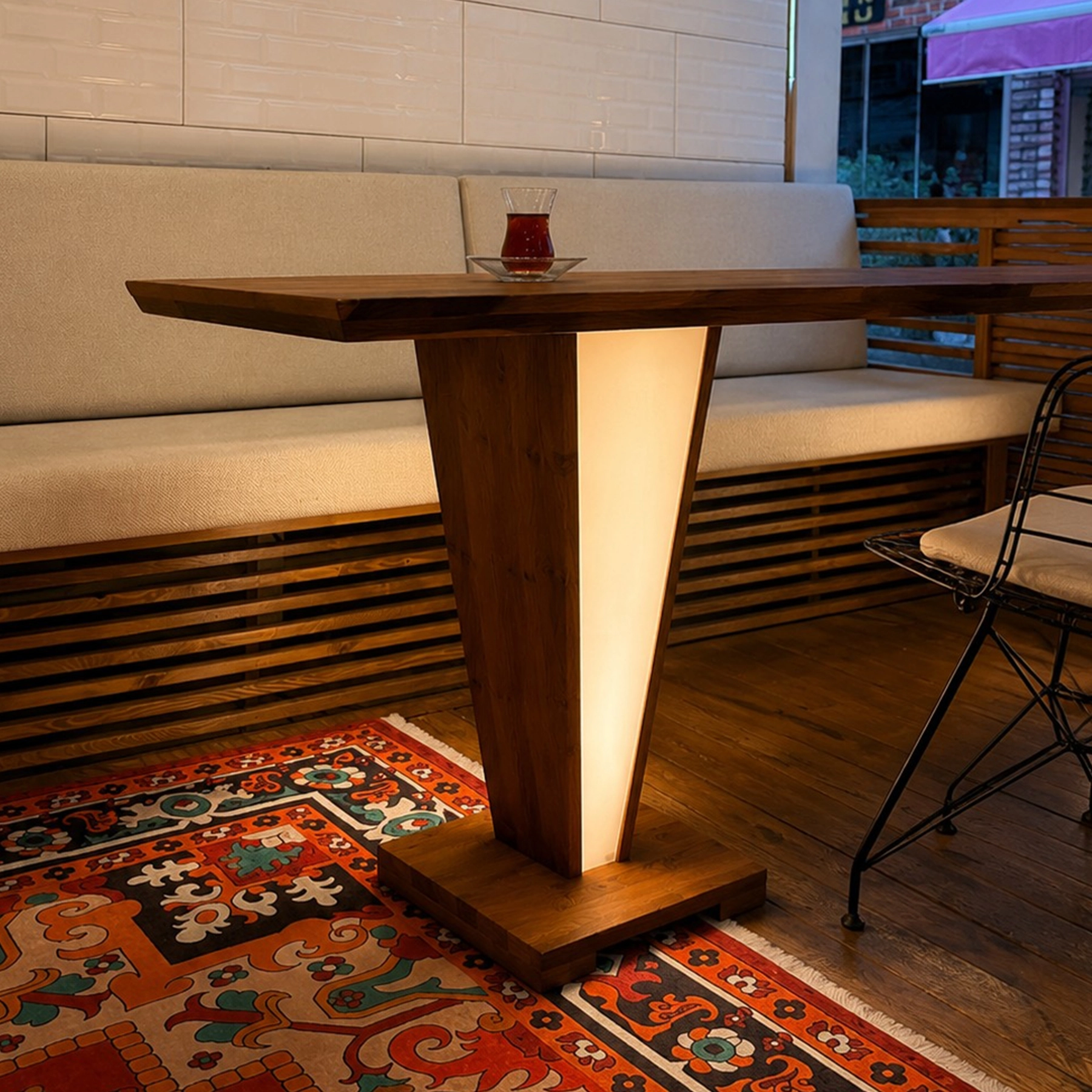 Masif Ahşap LED Ayaklı Bistro Masa